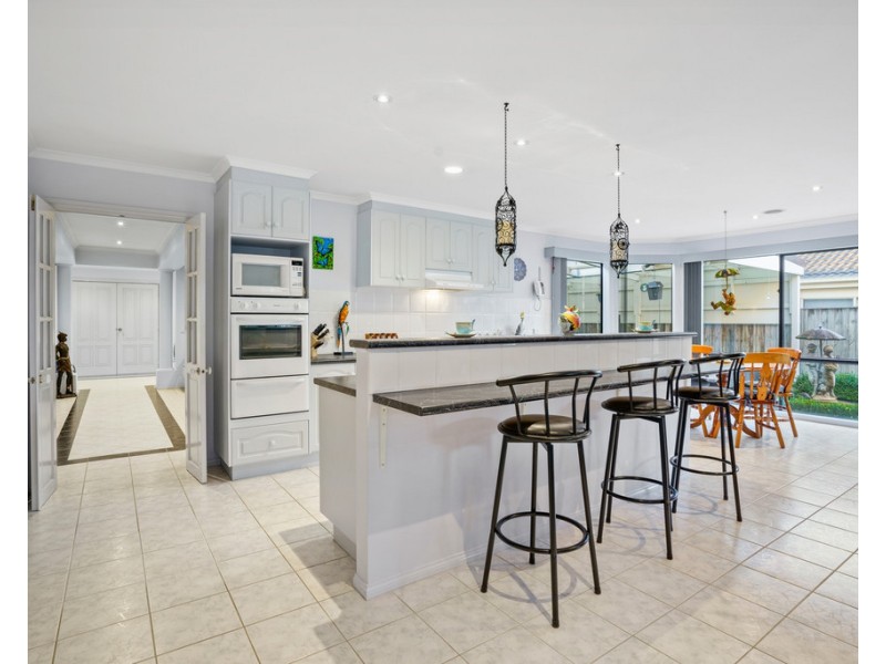 6 Iris Way, Bundoora VIC 3083