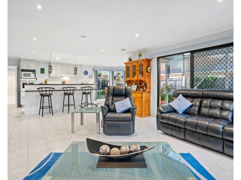6 Iris Way, Bundoora VIC 3083