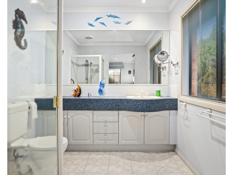 6 Iris Way, Bundoora VIC 3083