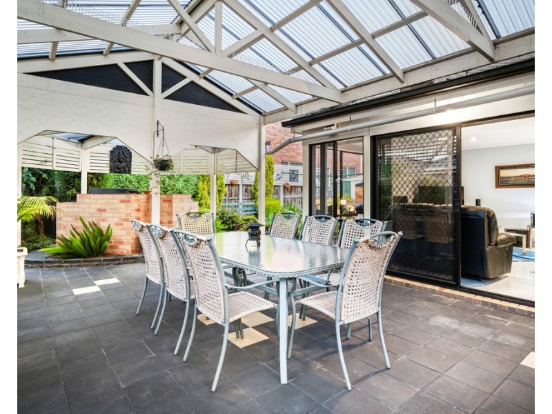 6 Iris Way, Bundoora VIC 3083