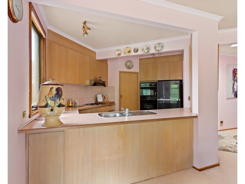 18 Dunne Street, Kingsbury VIC 3083