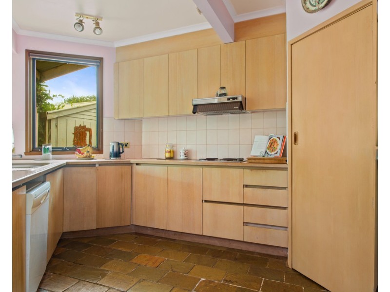 18 Dunne Street, Kingsbury VIC 3083