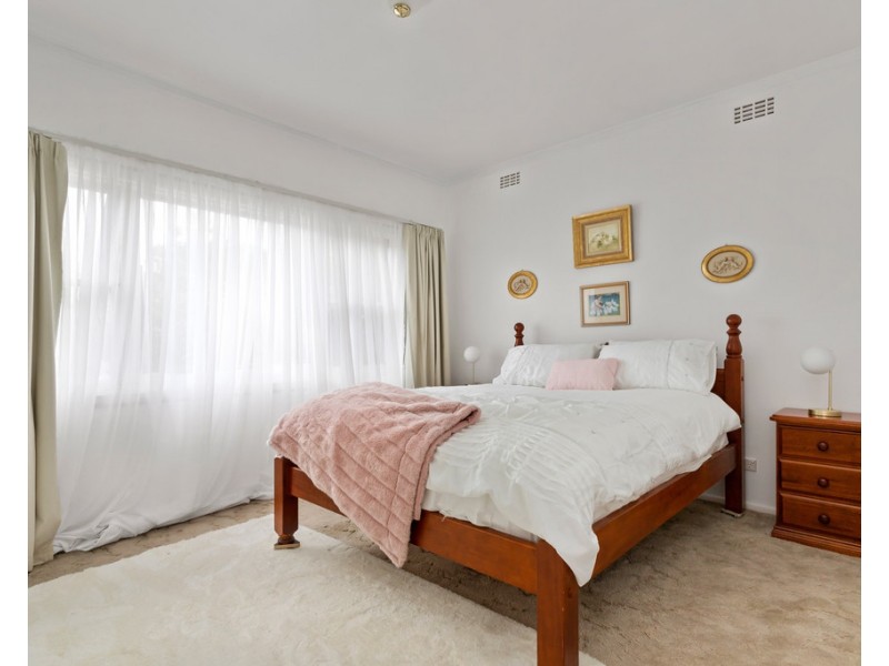 18 Dunne Street, Kingsbury VIC 3083