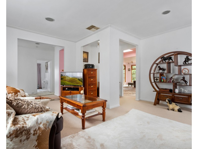 18 Dunne Street, Kingsbury VIC 3083