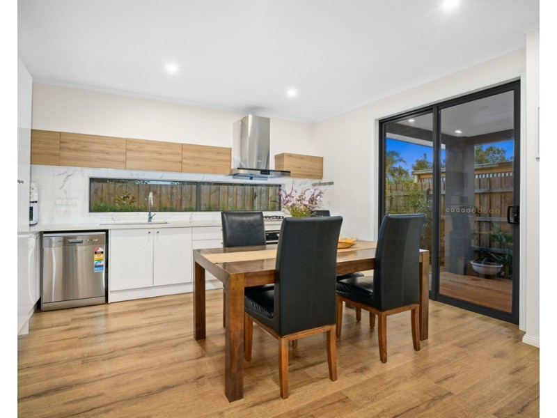 2/9 Highland Street, Kingsbury VIC 3083