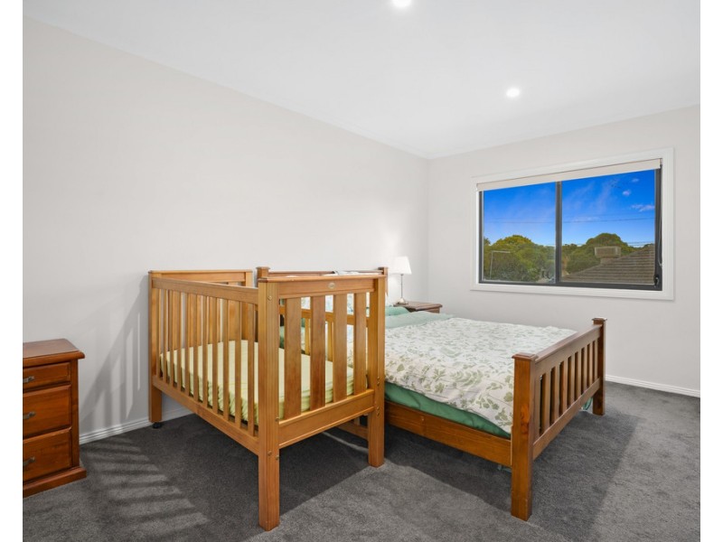 2/9 Highland Street, Kingsbury VIC 3083