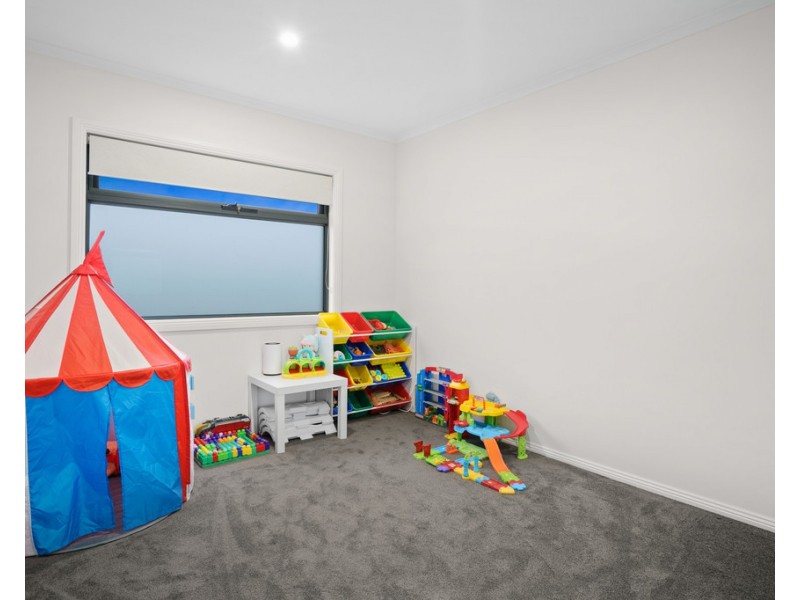 2/9 Highland Street, Kingsbury VIC 3083