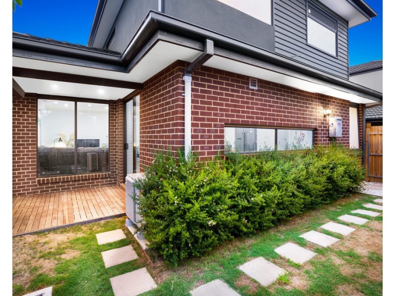 2/9 Highland Street, Kingsbury VIC 3083