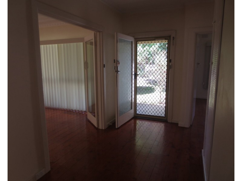 13 Scott Grove, Kingsbury VIC 3083