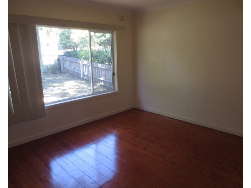 13 Scott Grove, Kingsbury VIC 3083