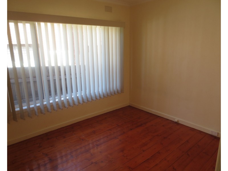 13 Scott Grove, Kingsbury VIC 3083