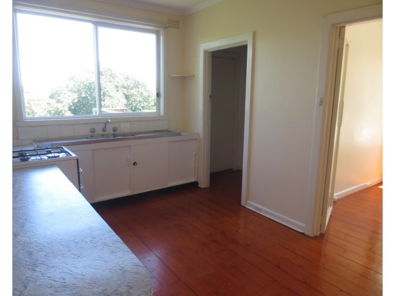 13 Scott Grove, Kingsbury VIC 3083