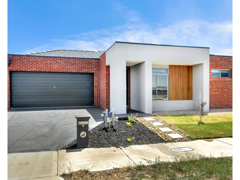 2 Potter Circuit, Mickleham VIC 3064