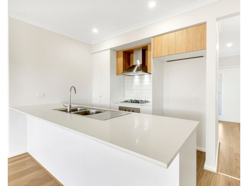 2 Potter Circuit, Mickleham VIC 3064