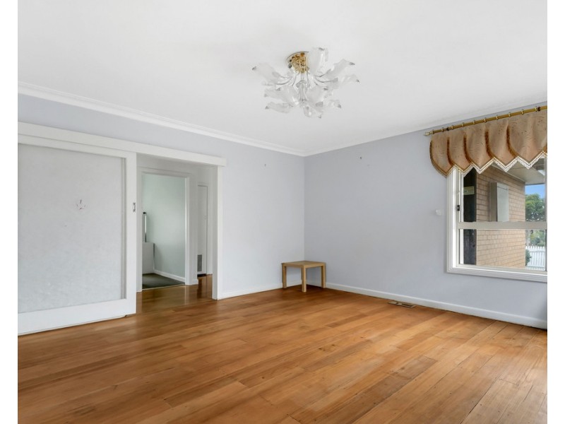 137 Cheddar Road, Reservoir VIC 3073