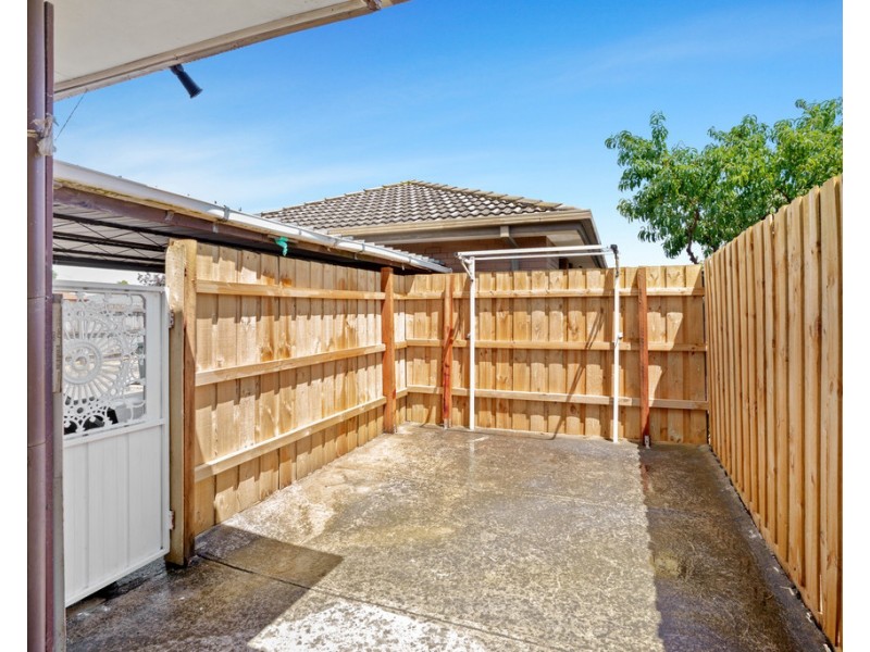 1/1 Rochdale Square, Lalor VIC 3075