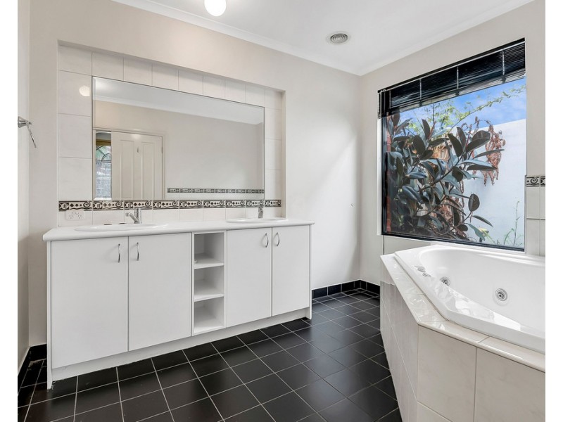 140 Edmund Rice Parade, Bundoora VIC 3083