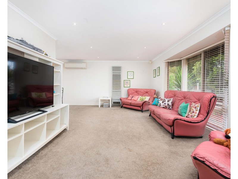 67 Prince of Wales Avenue, Mill Park VIC 3082