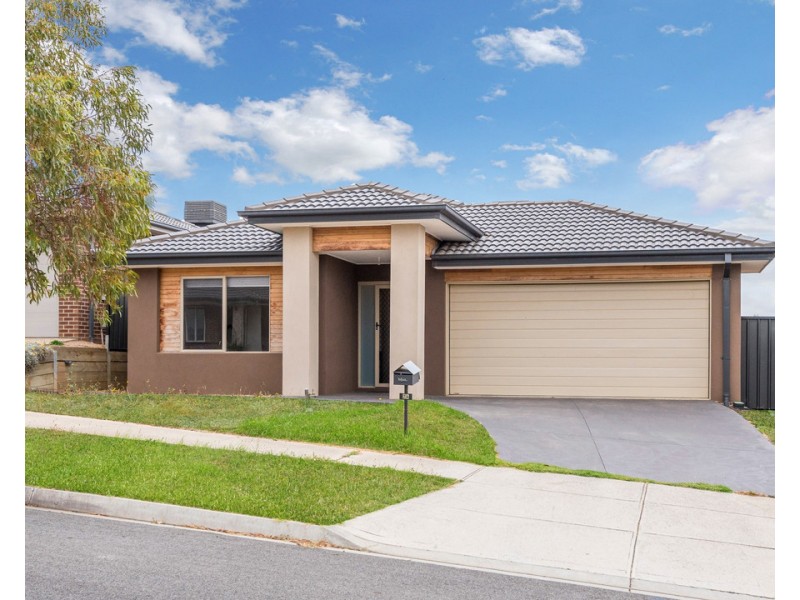 24 Muir Way, Mernda VIC 3754