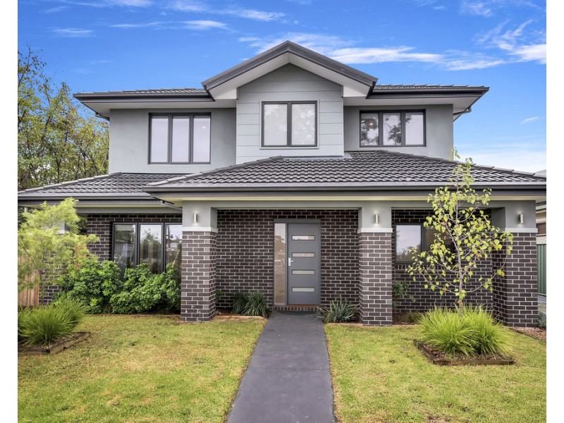 1 and 4/4 Dunne St, Kingsbury VIC 3083