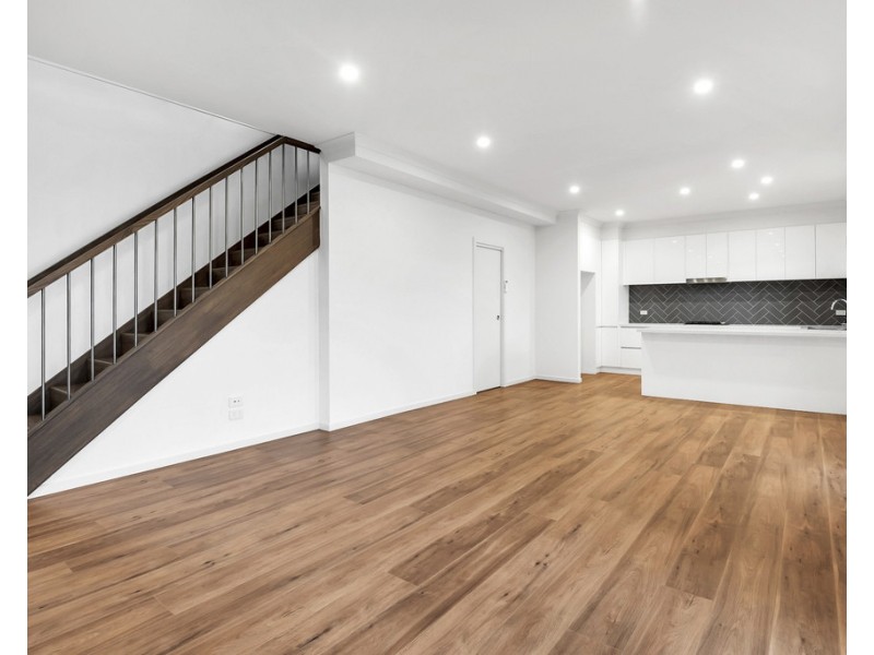 1 and 4/4 Dunne St, Kingsbury VIC 3083