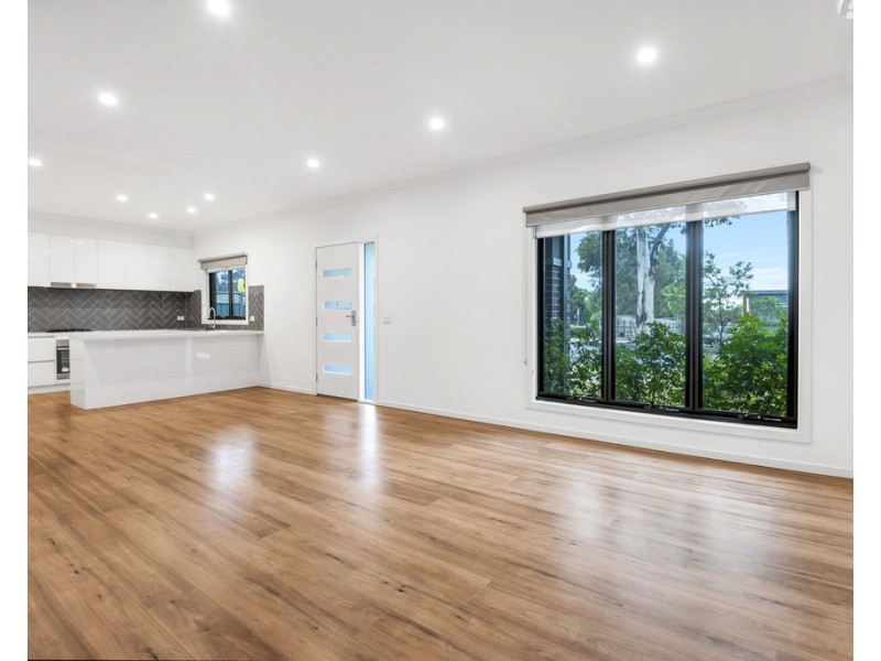 1 and 4/4 Dunne St, Kingsbury VIC 3083