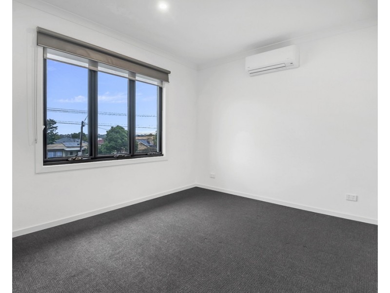 1 and 4/4 Dunne St, Kingsbury VIC 3083