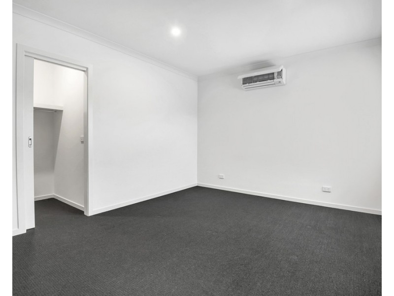 1 and 4/4 Dunne St, Kingsbury VIC 3083