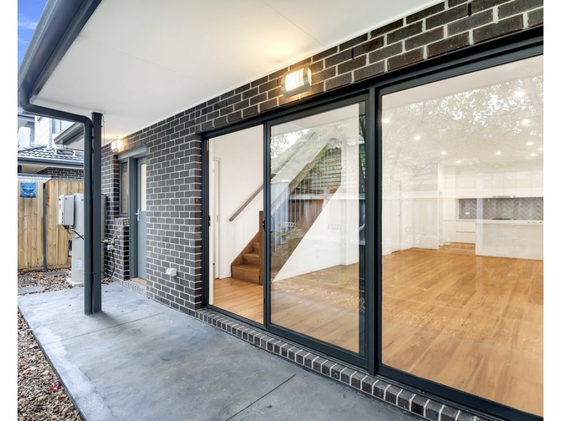 1 and 4/4 Dunne St, Kingsbury VIC 3083