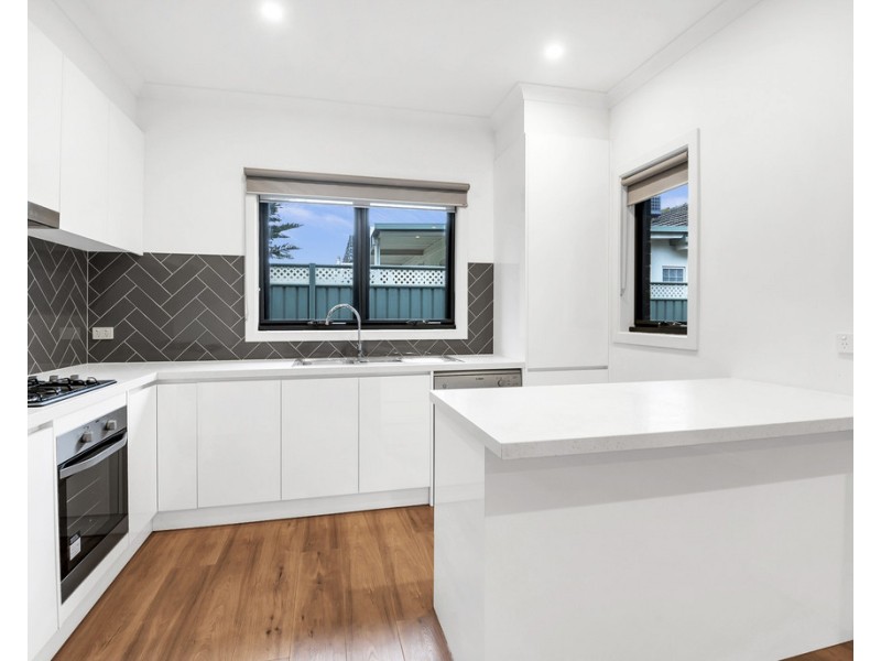 1 and 4/4 Dunne St, Kingsbury VIC 3083