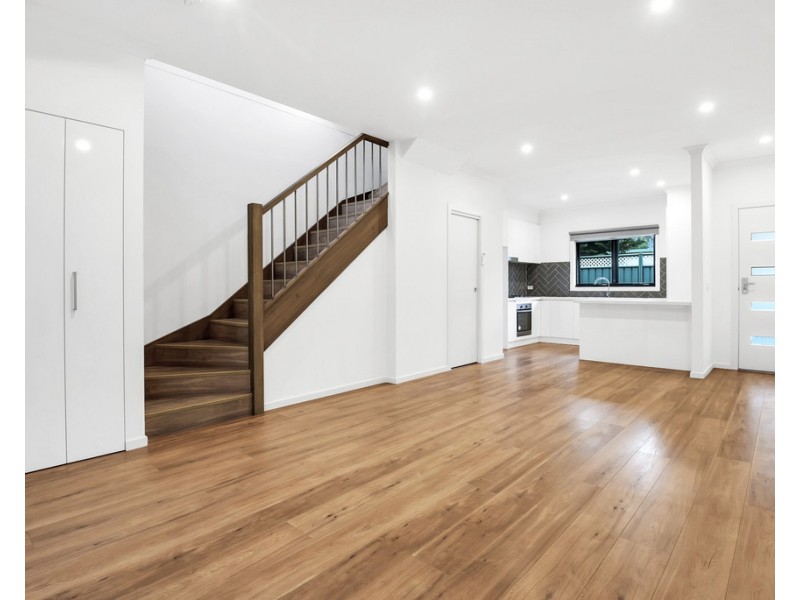 1 and 4/4 Dunne St, Kingsbury VIC 3083