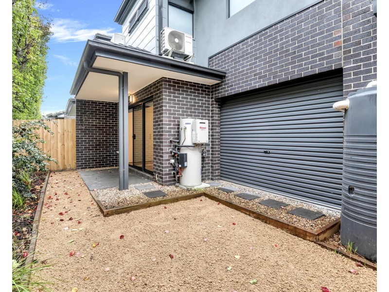 1 and 4/4 Dunne St, Kingsbury VIC 3083