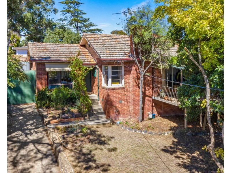 10 St Andrews Avenue, Rosanna VIC 3084