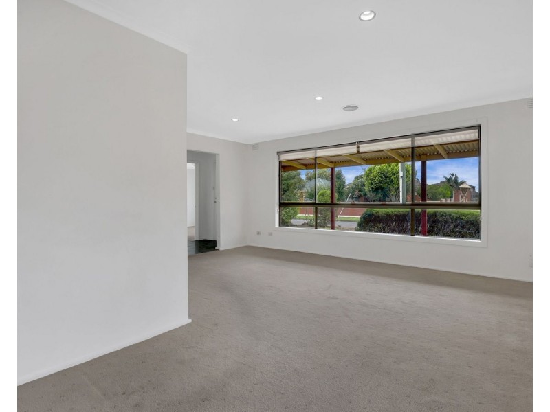 34 Burbank Drive, Reservoir VIC 3073