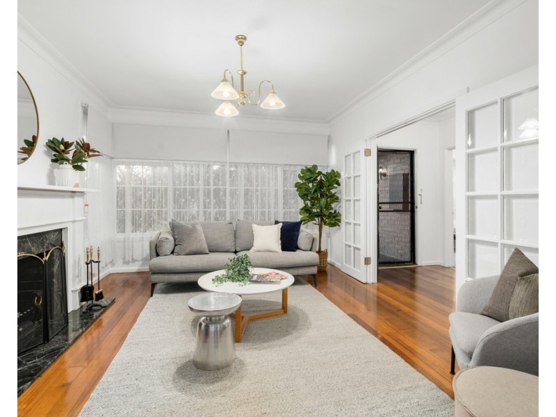 16 Flag Street, Kingsbury VIC 3083