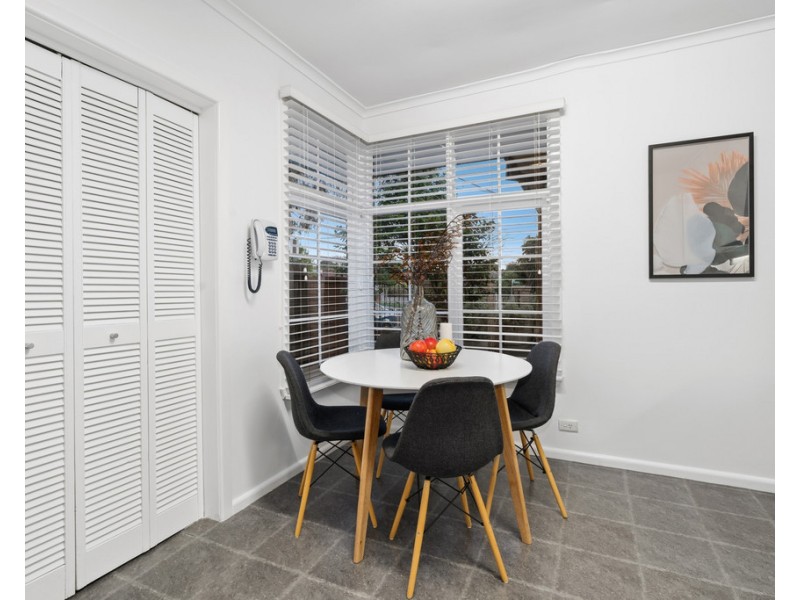 16 Flag Street, Kingsbury VIC 3083