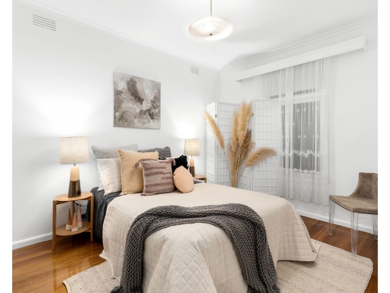 16 Flag Street, Kingsbury VIC 3083