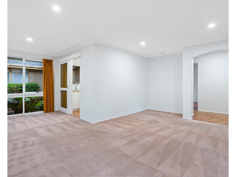 27 Roycroft Avenue, Mill Park VIC 3082