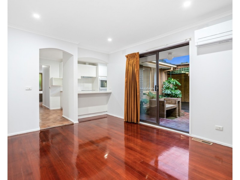 27 Roycroft Avenue, Mill Park VIC 3082