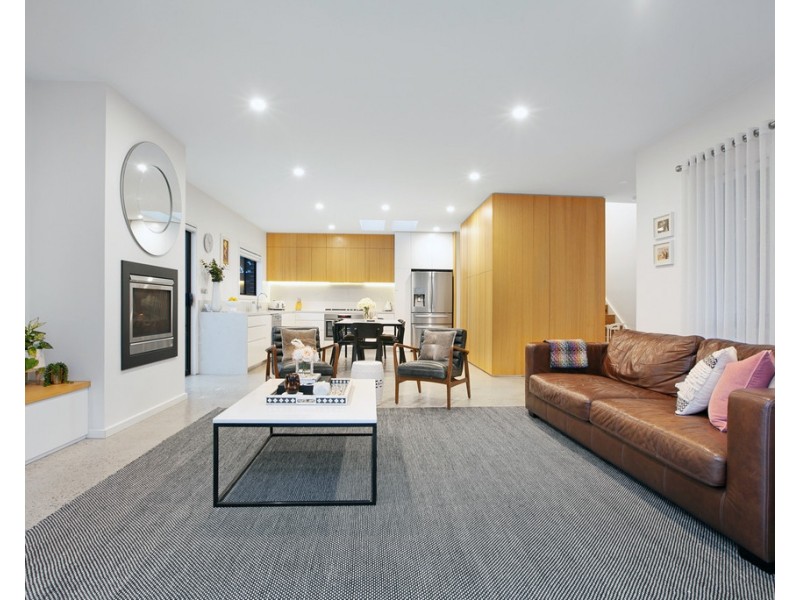 2/5 Arundel Avenue, Reservoir VIC 3073