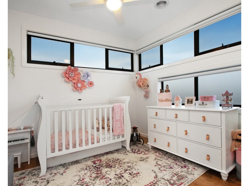 2/5 Arundel Avenue, Reservoir VIC 3073