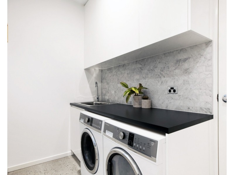 2/5 Arundel Avenue, Reservoir VIC 3073