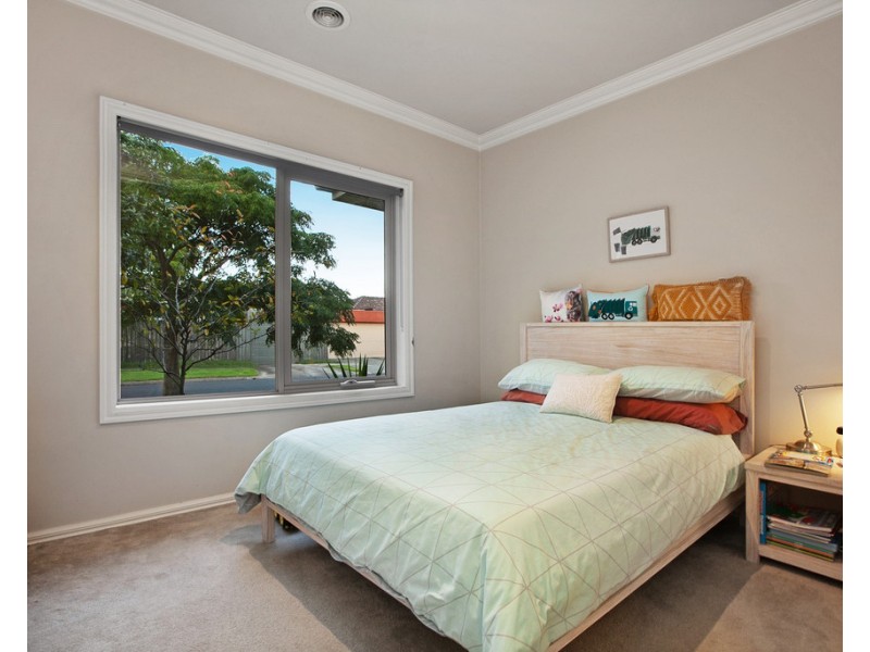 31 Thomas Street, Airport West VIC 3042