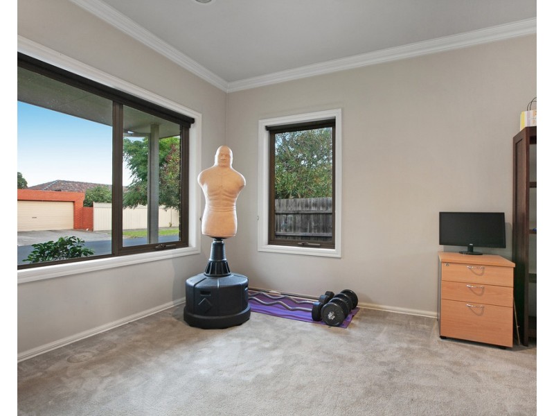 31 Thomas Street, Airport West VIC 3042