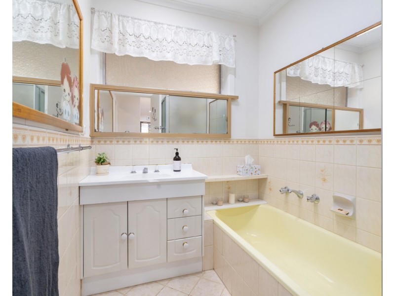 279 Greenwood Drive, Watsonia VIC 3087