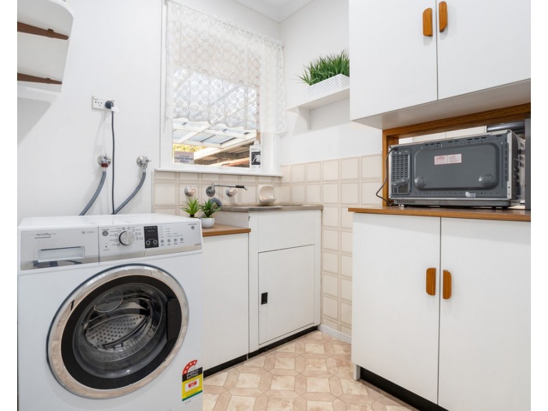 279 Greenwood Drive, Watsonia VIC 3087