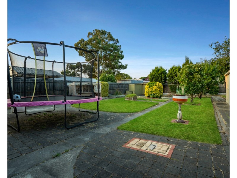 279 Greenwood Drive, Watsonia VIC 3087