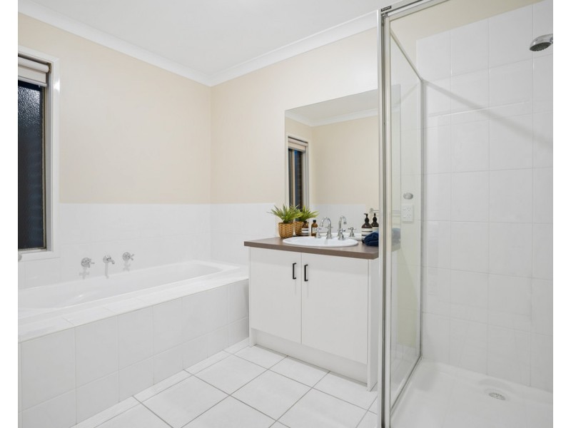 4 Sunnybrae Drive, Mernda VIC 3754