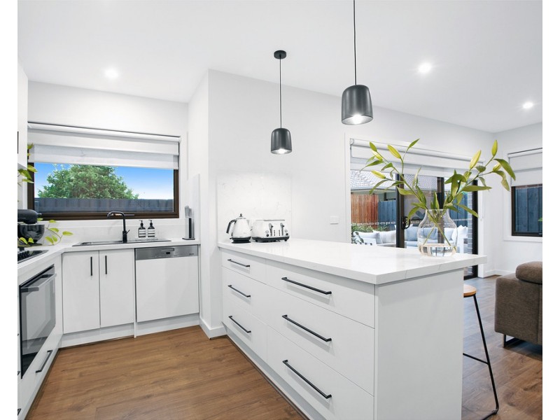 4/9 Cash Street, Kingsbury VIC 3083