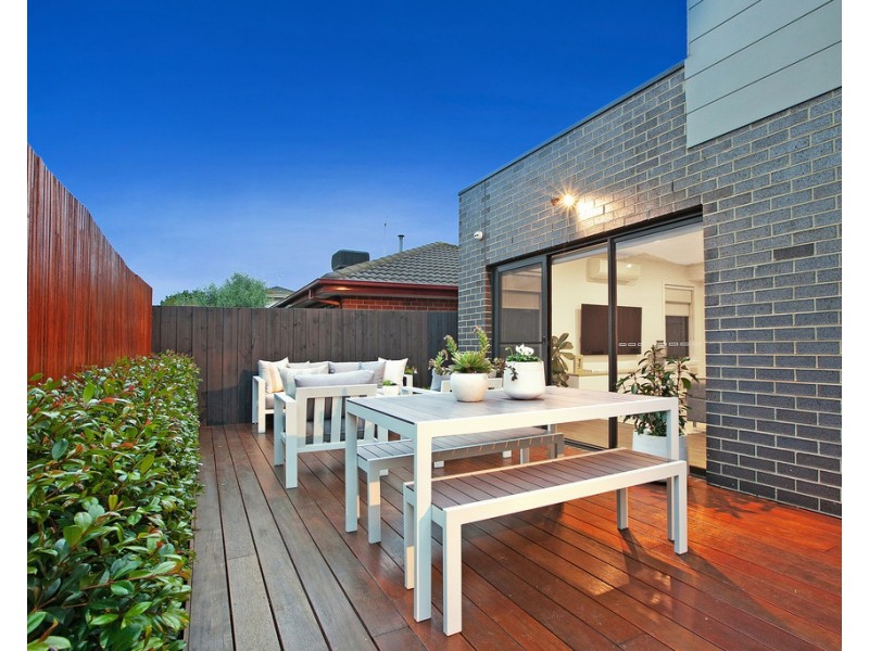 4/9 Cash Street, Kingsbury VIC 3083